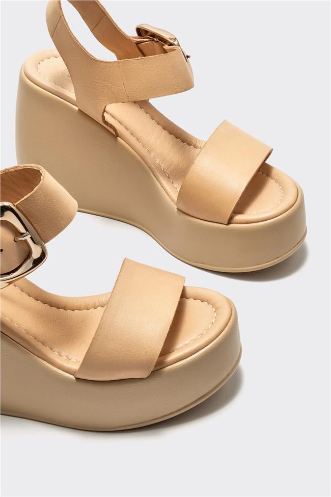 Naturel Deri Kadın Dolgu Topuk Sandalet