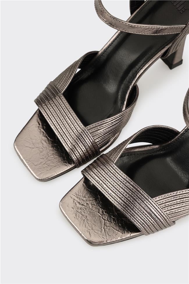 Platin Kadın Topuklu Sandalet