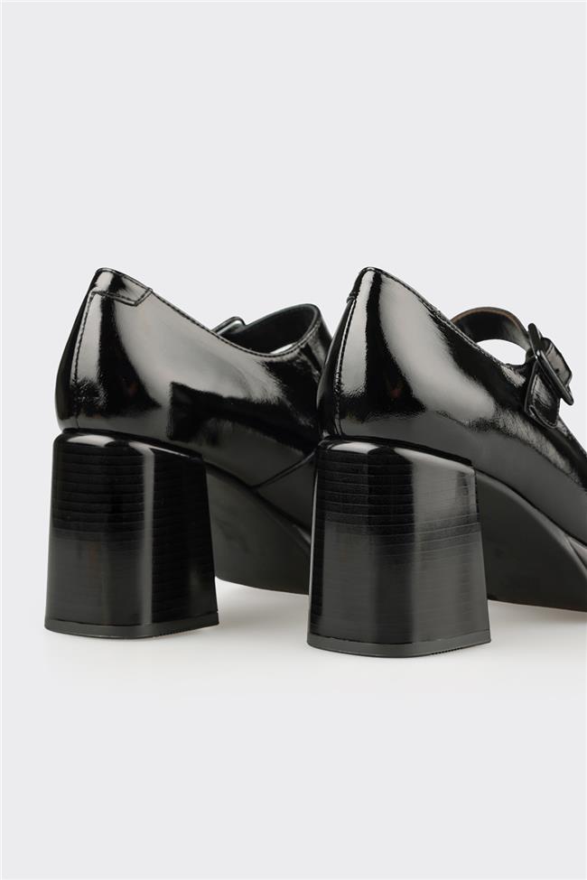 Siyah Deri Kadın Ayakkabı