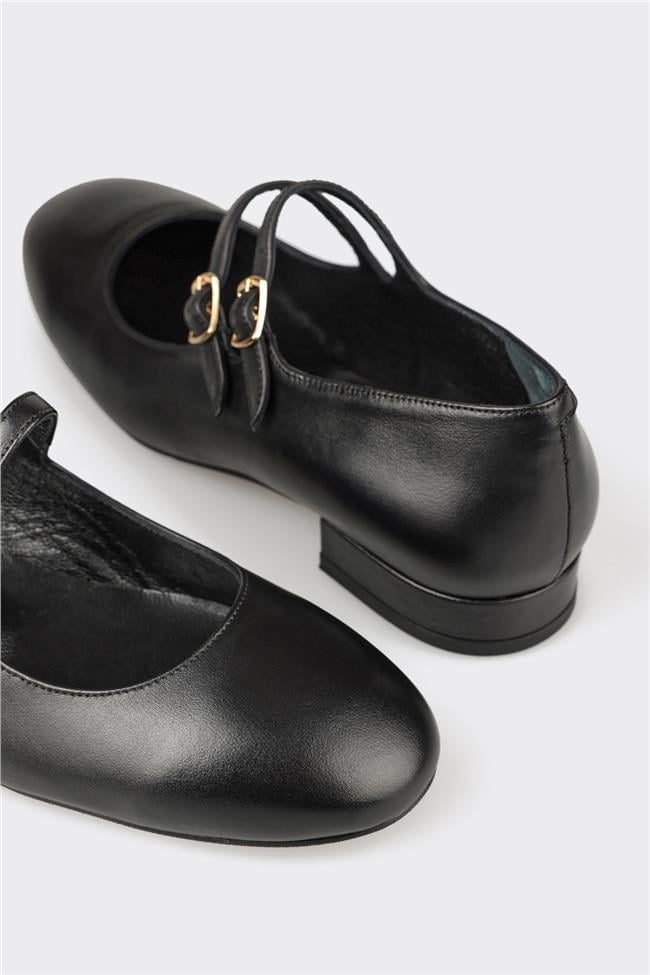 Siyah Deri Kadın Ayakkabı