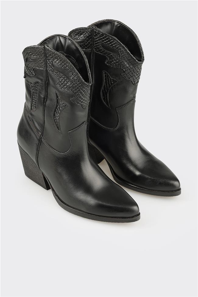 Siyah Deri Kadın Bot