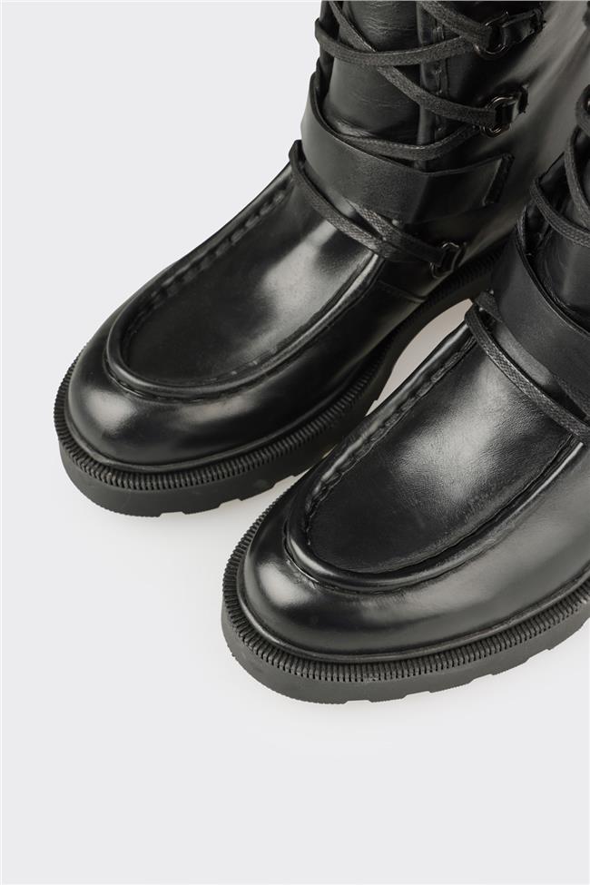 Siyah Deri Kadın Çizme