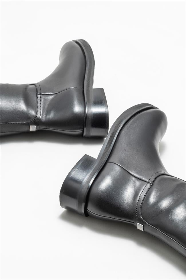 Siyah Deri Kadın Düz Çizme