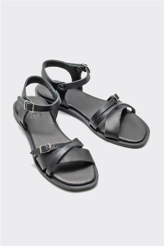 Siyah Deri Kadın Düz Sandalet