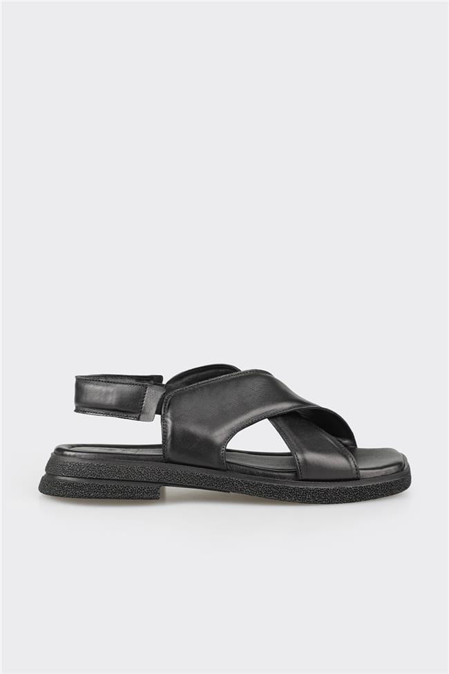 Siyah Deri Kadın Düz Sandalet