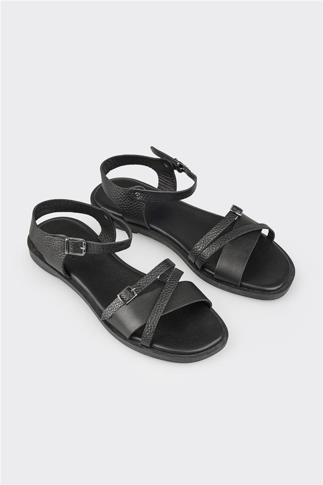 Siyah Deri Kadın Düz Sandalet