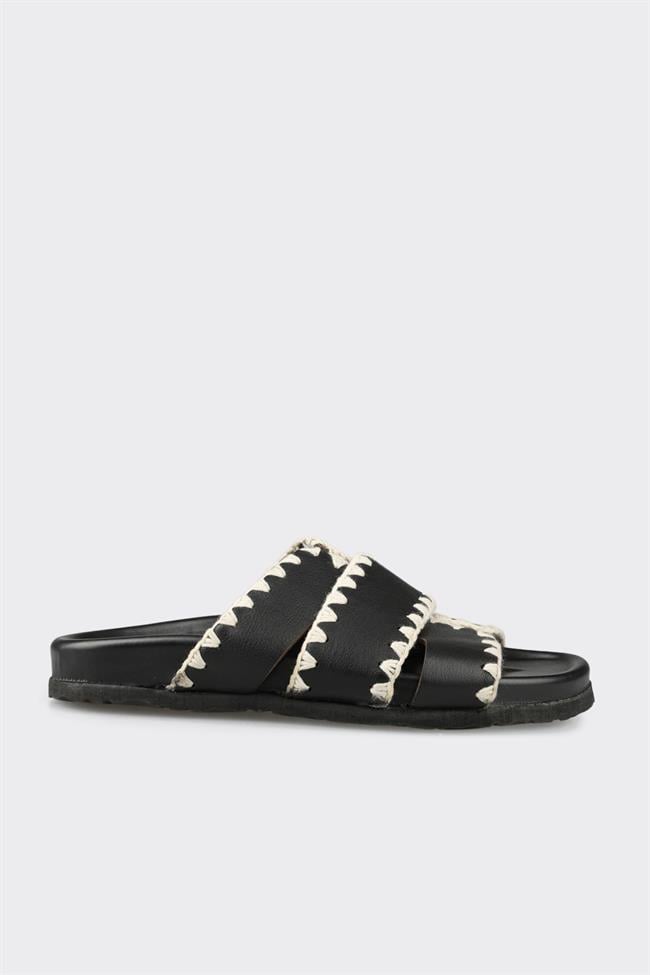 Siyah Deri Kadın Düz Terlik