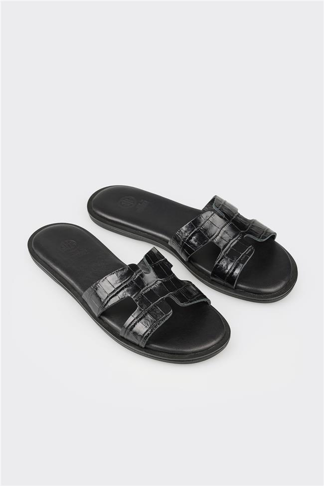 Siyah Deri Kadın Düz Terlik