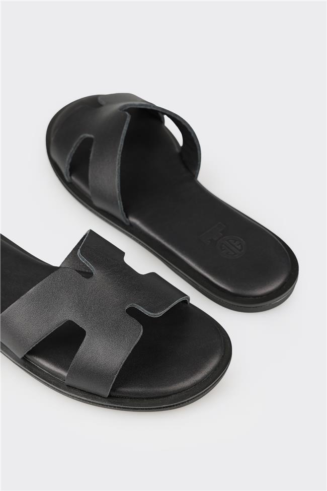 Siyah Deri Kadın Düz Terlik