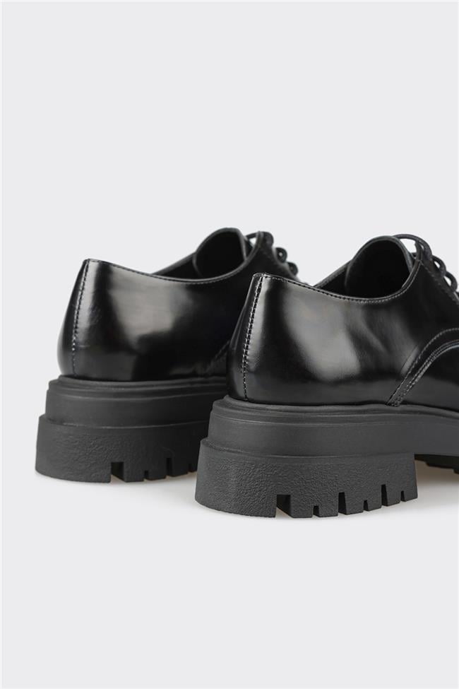 Siyah Deri Kadın Günlük Ayakkabı