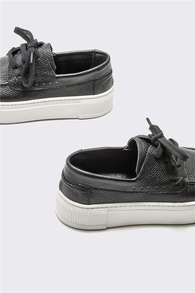 Siyah Deri Kadın Günlük Ayakkabı