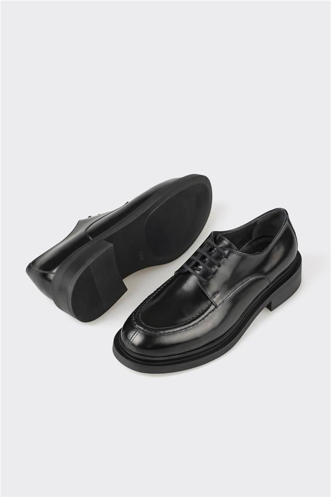 Siyah Deri Kadın Günlük Ayakkabı