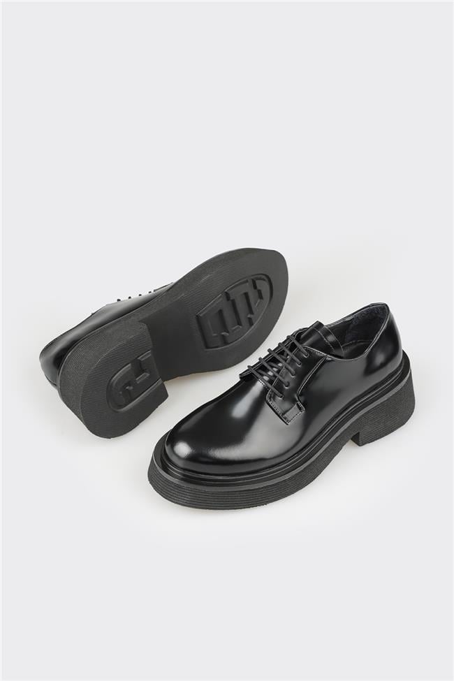 Siyah Deri Kadın Günlük Ayakkabı