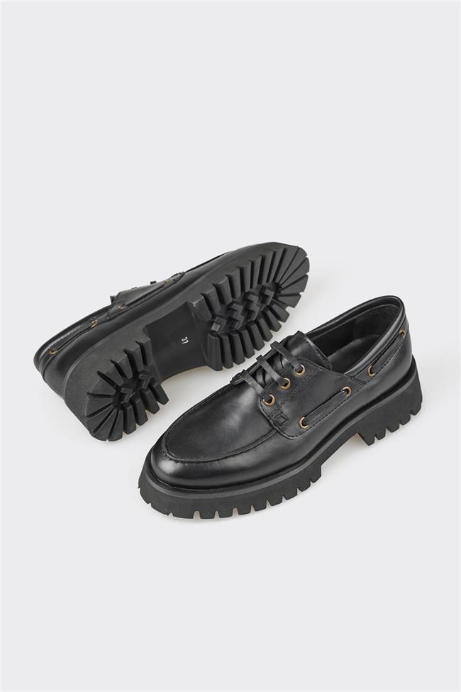 Siyah Deri Kadın Günlük Ayakkabı