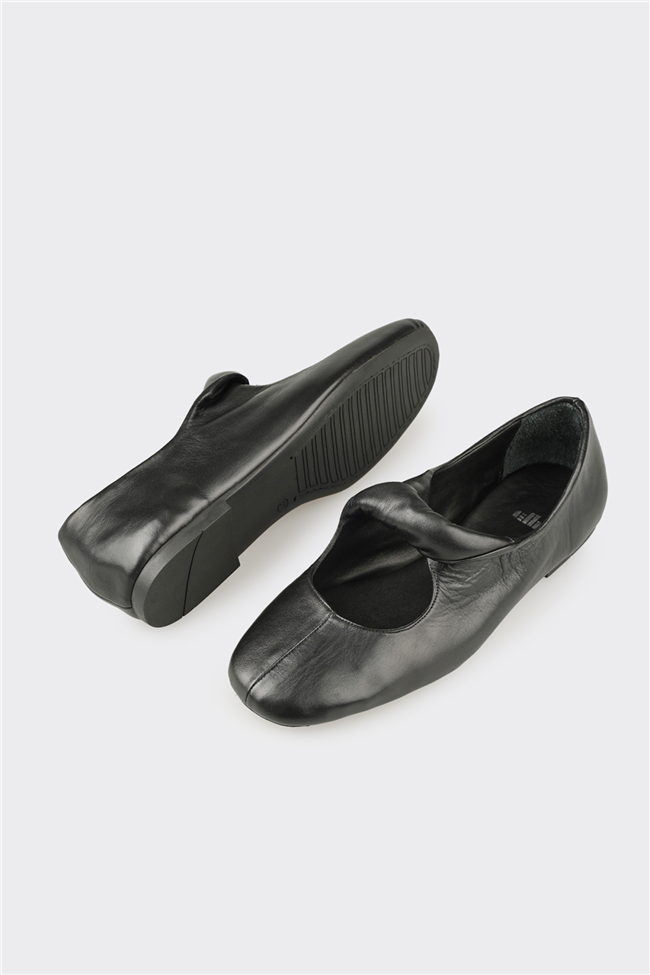 Siyah Deri Kadın Günlük Ayakkabı