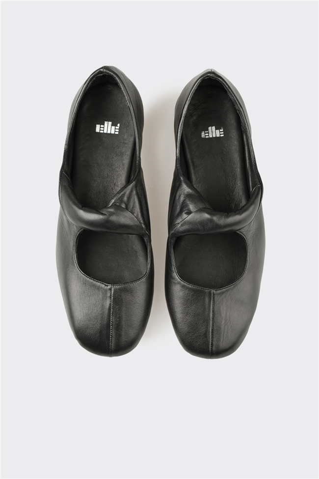 Siyah Deri Kadın Günlük Ayakkabı