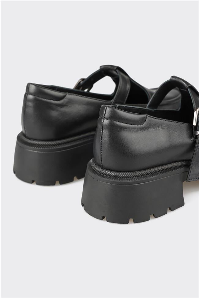 Siyah Deri Kadın Günlük Ayakkabı