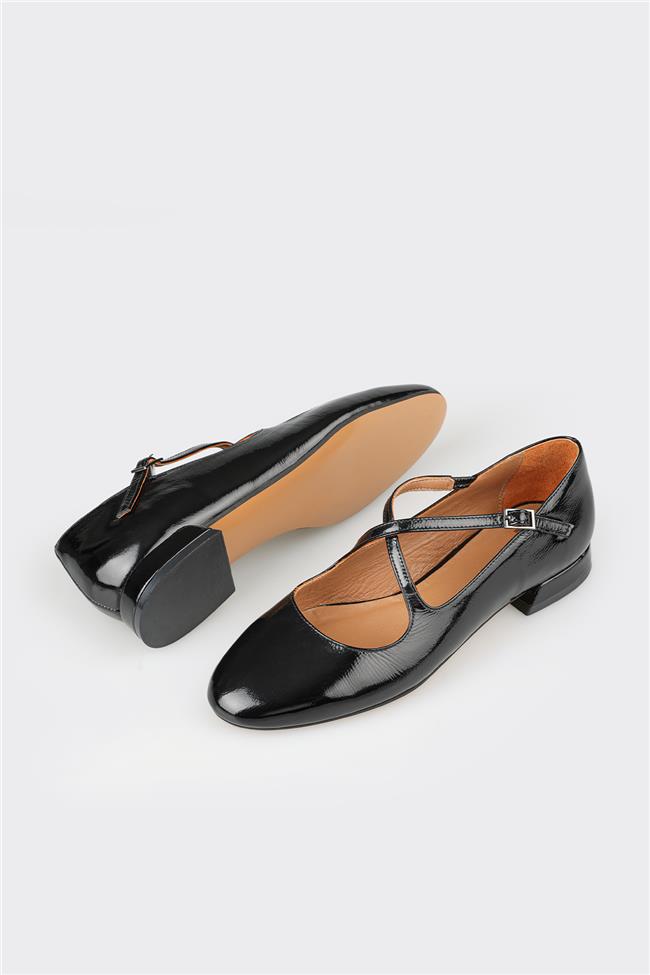 Siyah Deri Kadın Günlük Ayakkabı