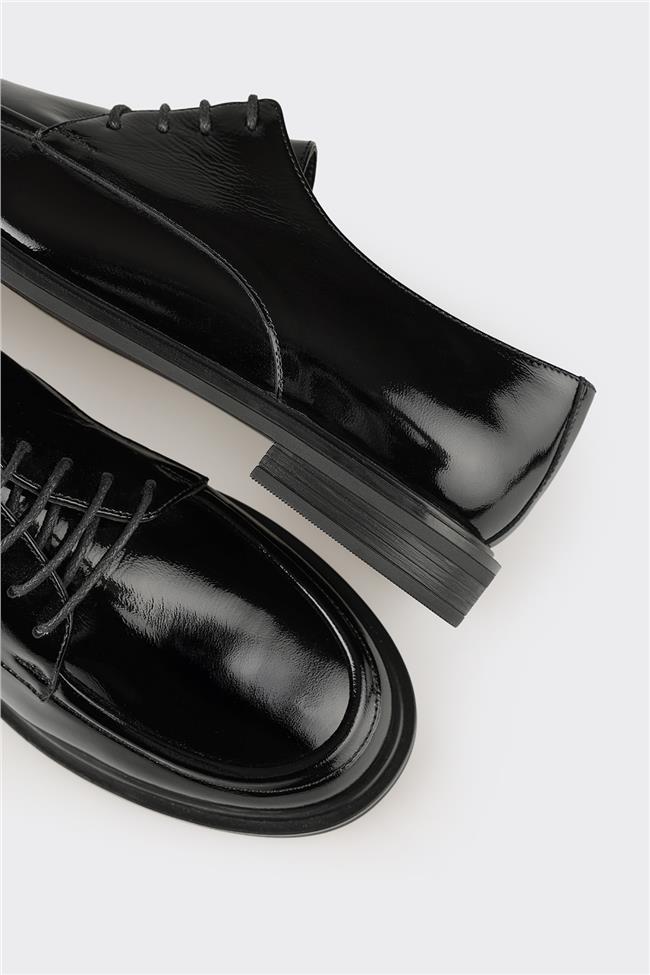 Siyah Deri Kadın Günlük Ayakkabı