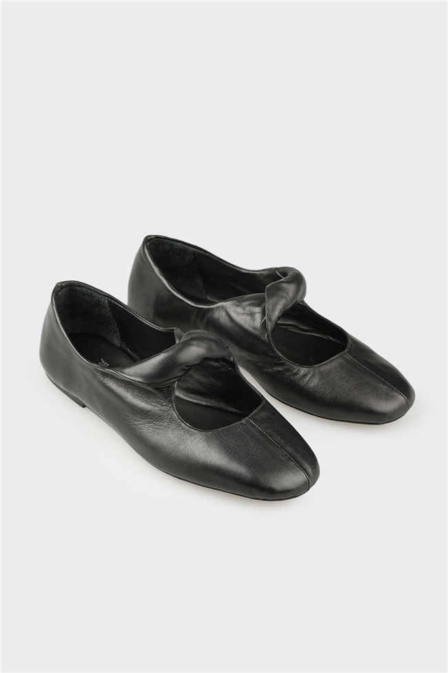 Siyah Deri Kadın Günlük Ayakkabı