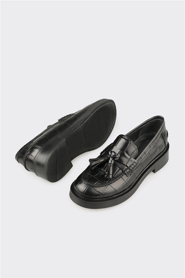 Siyah Deri Kadın Günlük Ayakkabı