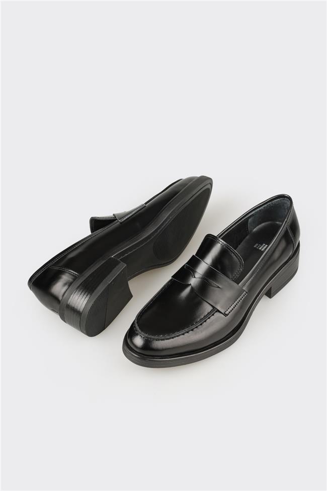 Siyah Deri Kadın Günlük Ayakkabı