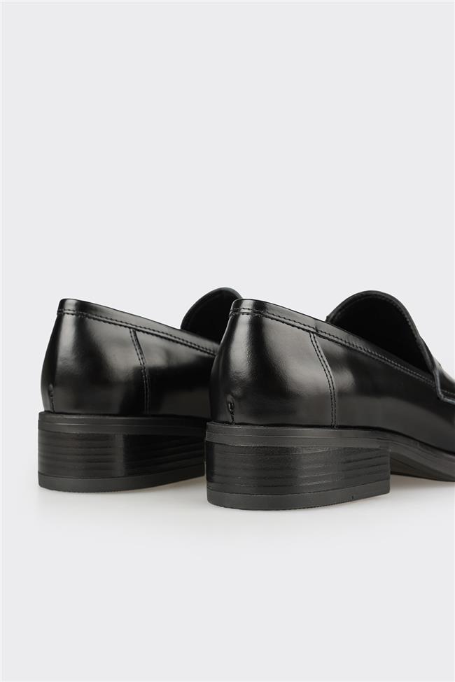 Siyah Deri Kadın Günlük Ayakkabı