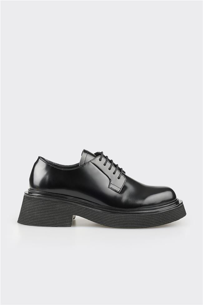 Siyah Deri Kadın Günlük Ayakkabı