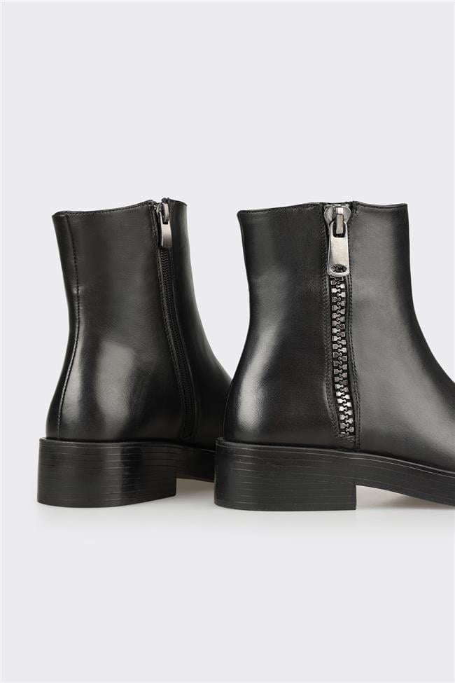 Siyah Deri Kadın Günlük Bot