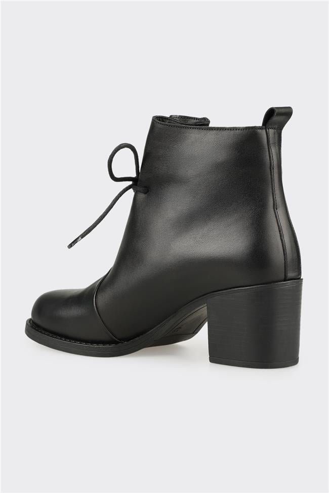 Siyah Deri Kadın Günlük Bot