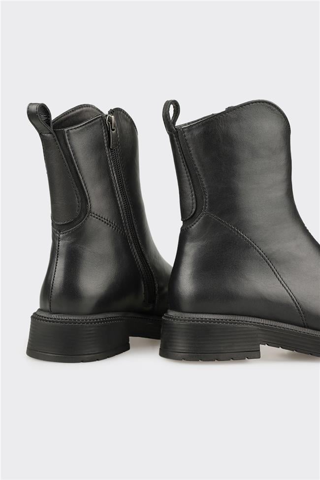 Siyah Deri Kadın Günlük Bot
