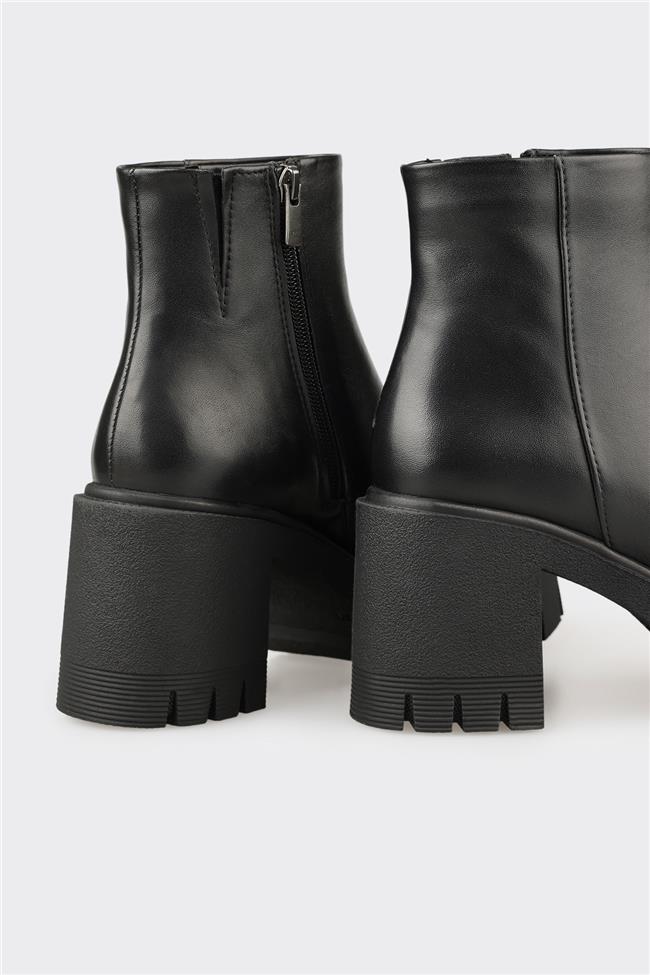 Siyah Deri Kadın Günlük Bot