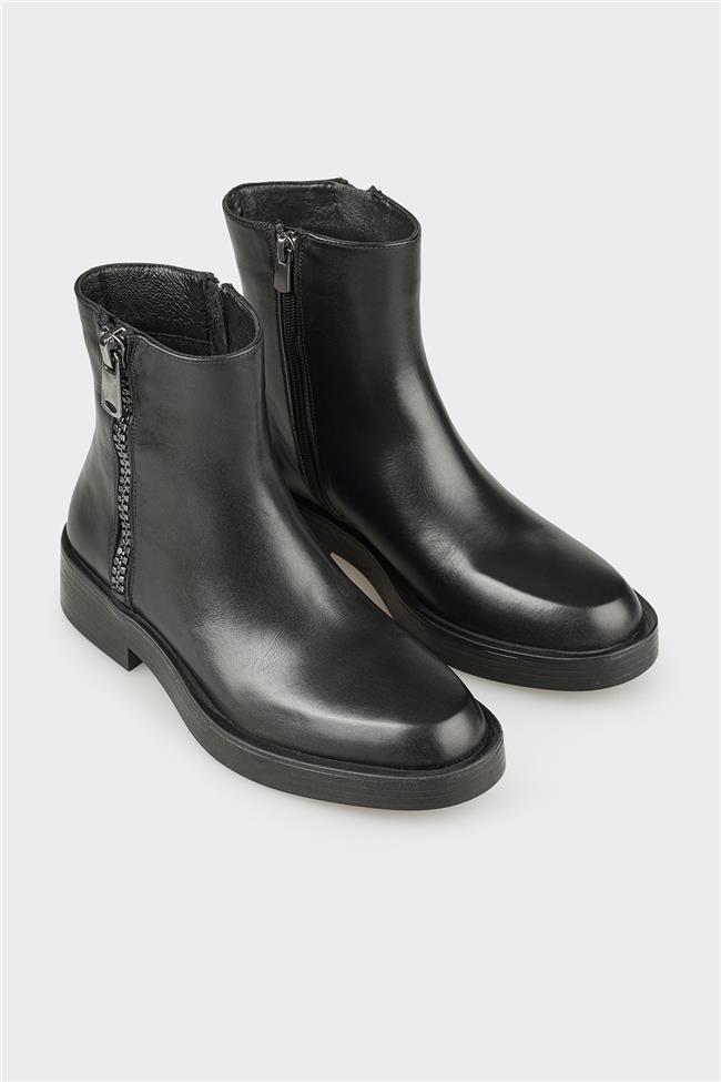 Siyah Deri Kadın Günlük Bot