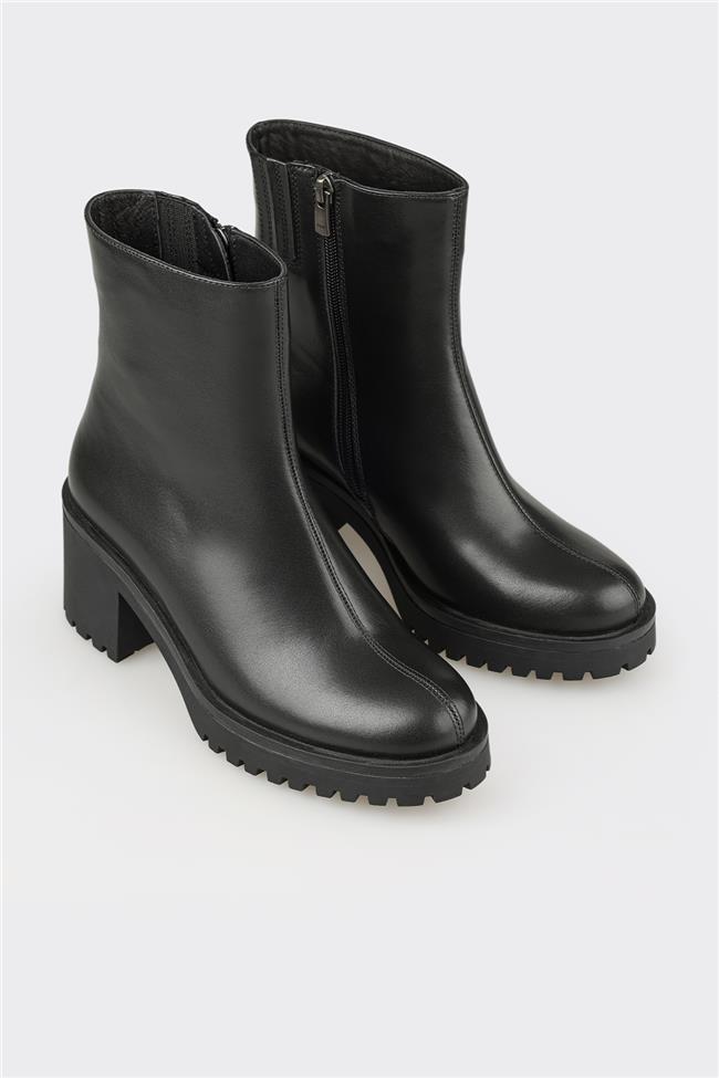 Siyah Deri Kadın Günlük Bot