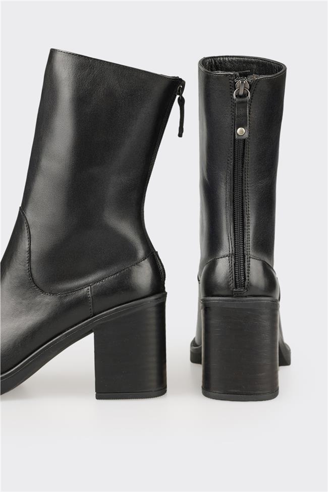 Siyah Deri Kadın Günlük Bot