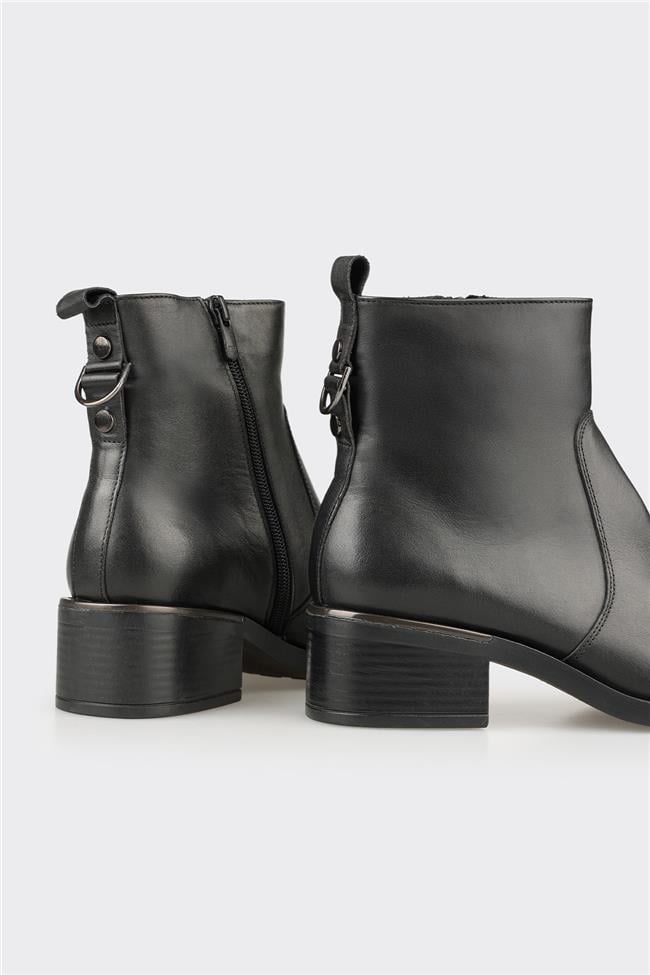 Siyah Deri Kadın Günlük Bot