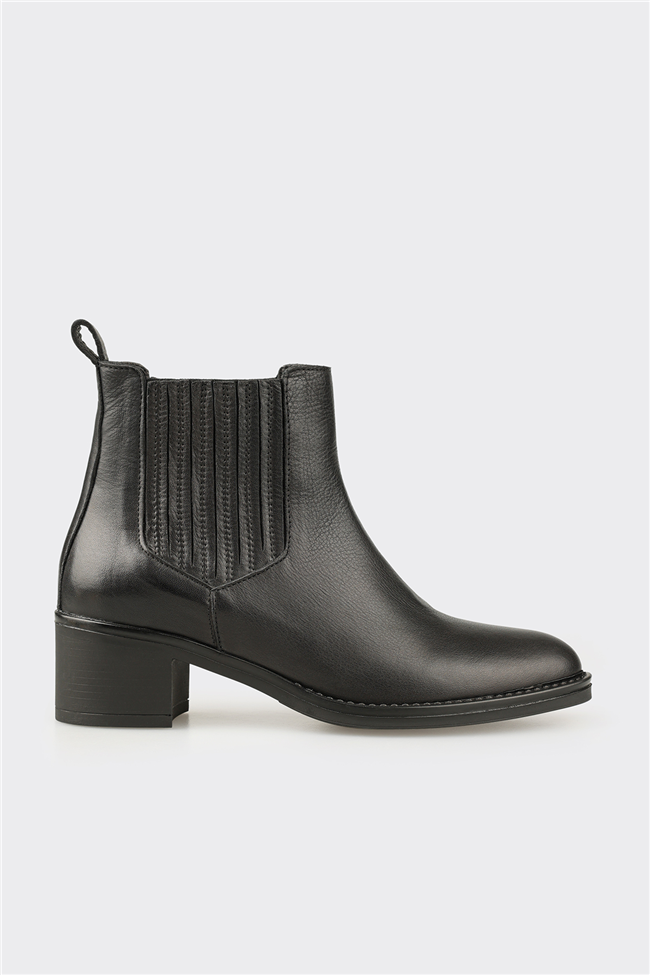 Siyah Deri Kadın Günlük Bot