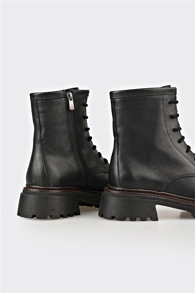 Siyah Deri Kadın Günlük Bot