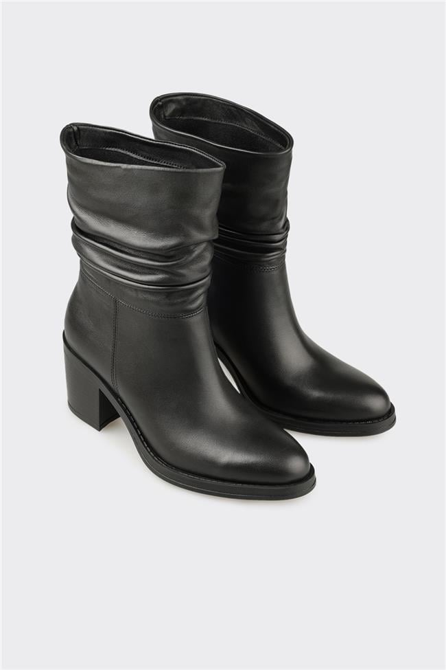 Siyah Deri Kadın Günlük Bot