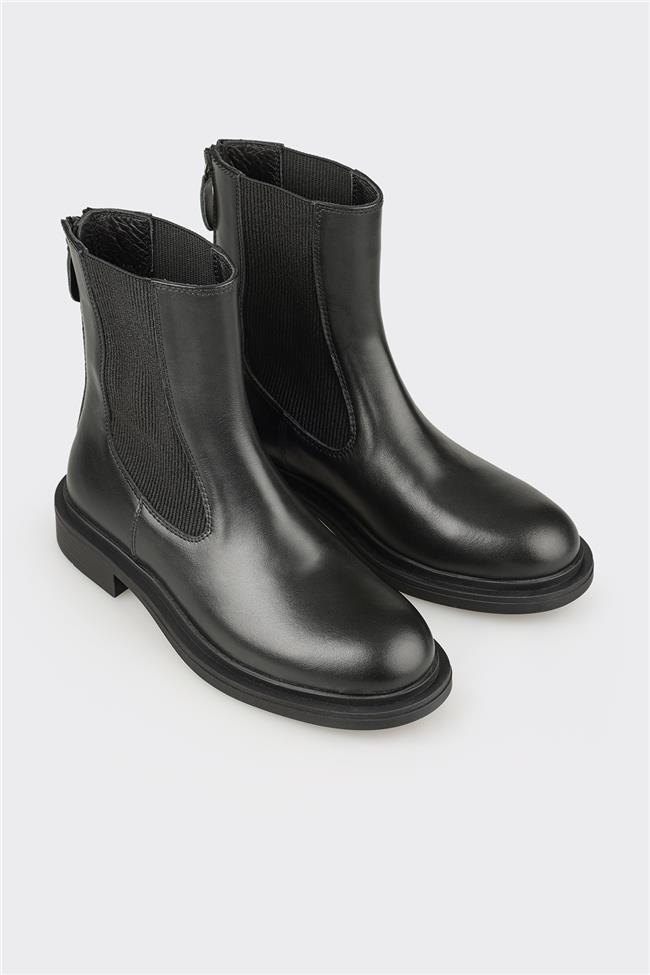 Siyah Deri Kadın Günlük Bot