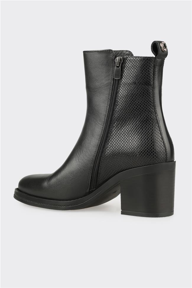 Siyah Deri Kadın Günlük Bot