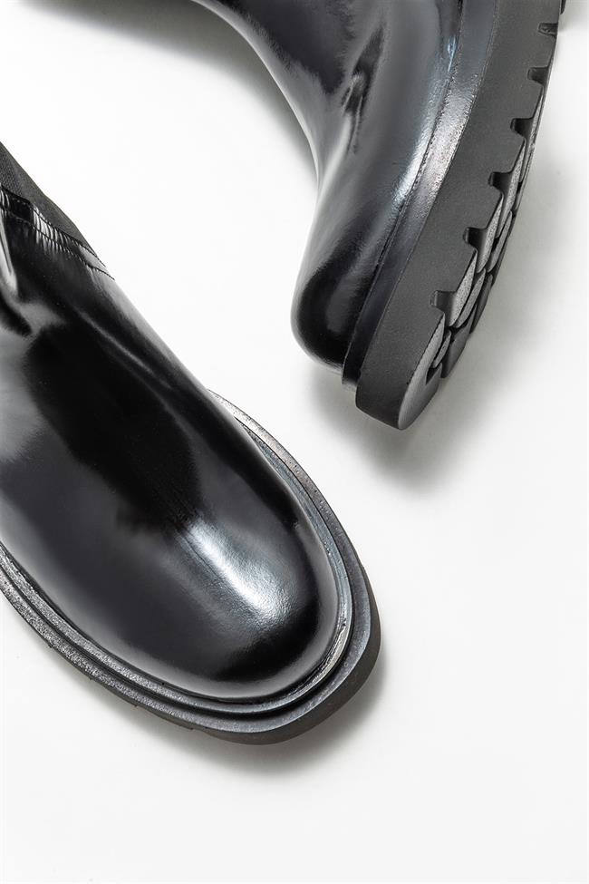 Siyah Deri Kadın Günlük Bot