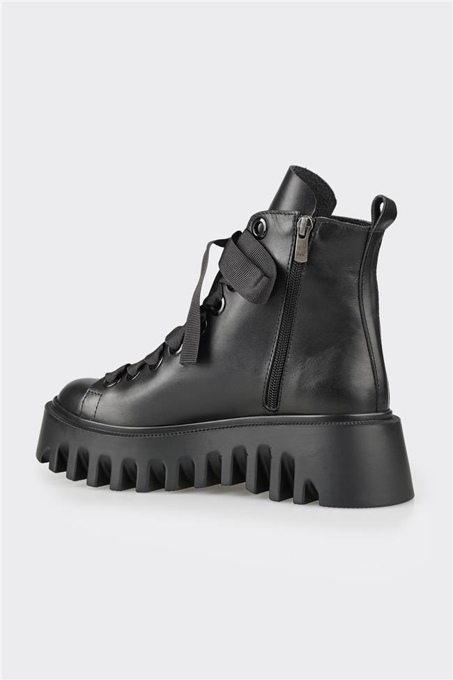 Siyah Deri Kadın Günlük Bot