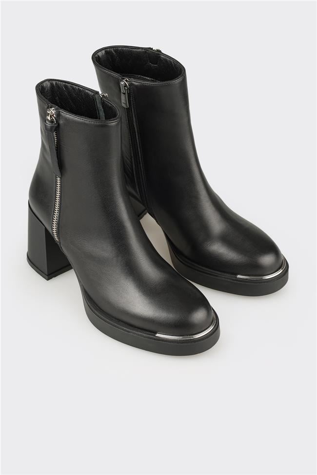 Siyah Deri Kadın Günlük Bot