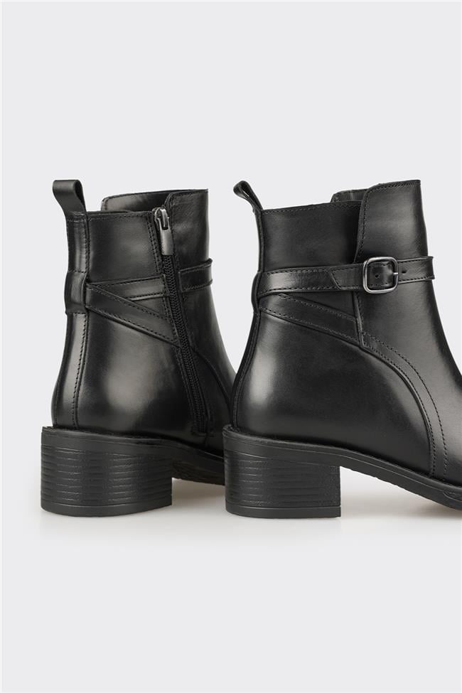 Siyah Deri Kadın Günlük Bot