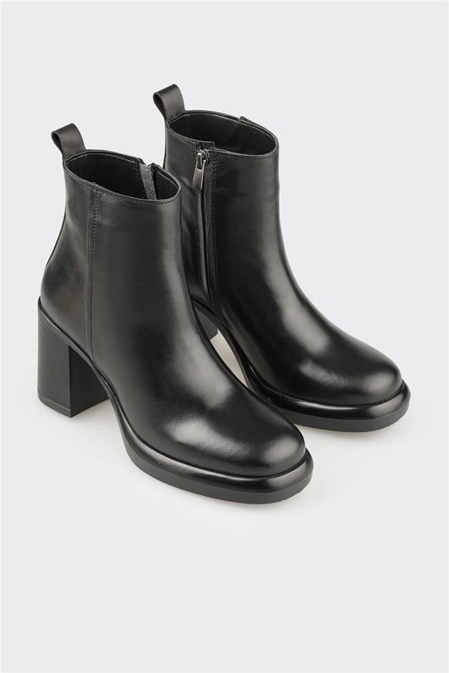 Siyah Deri Kadın Günlük Bot