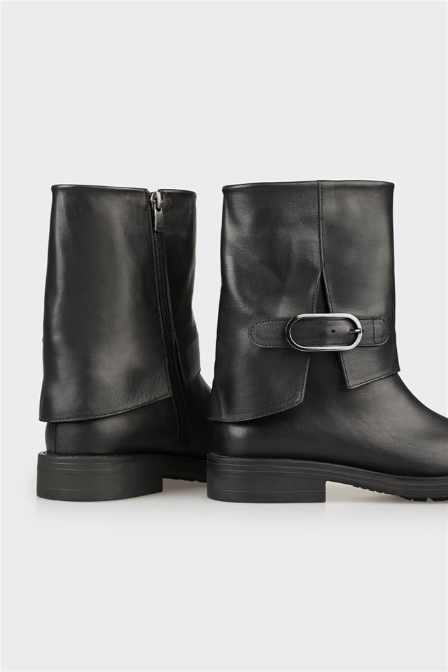 Siyah Deri Kadın Günlük Bot