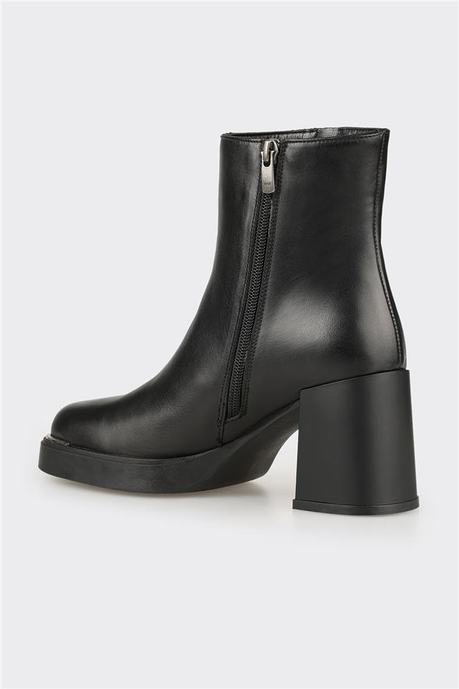Siyah Deri Kadın Günlük Bot