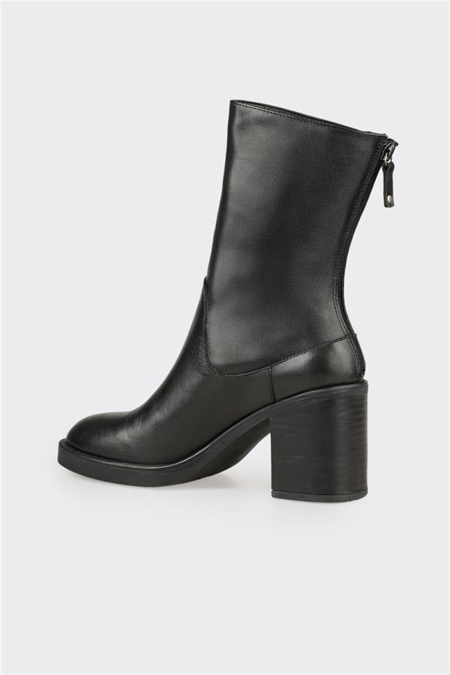 Siyah Deri Kadın Günlük Bot