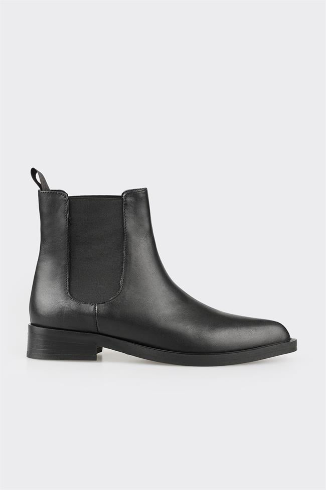 Siyah Deri Kadın Günlük Bot